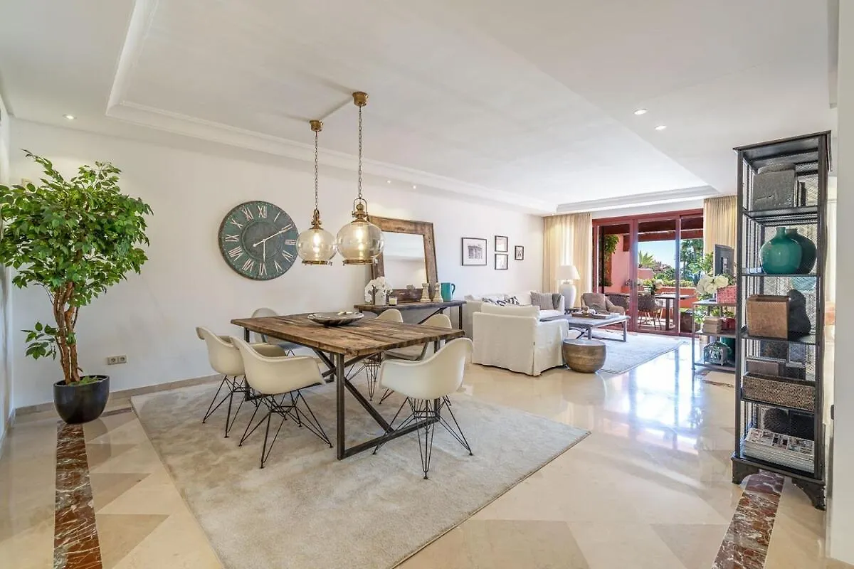 The Sapphire Hideaway Διαμέρισμα Εστεπόνα